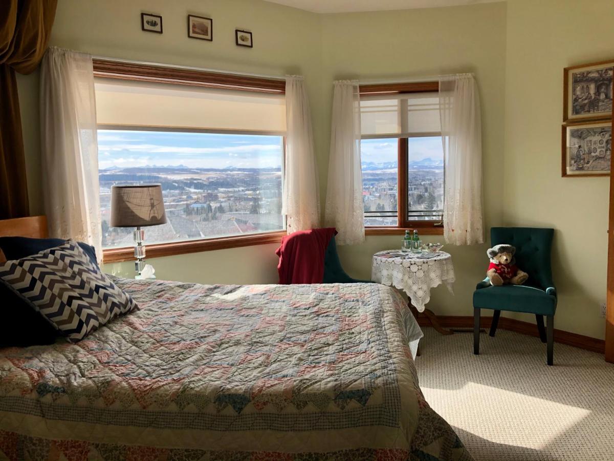 Rocky Mountain View Bed & Breakfast Cochrane Exterior foto