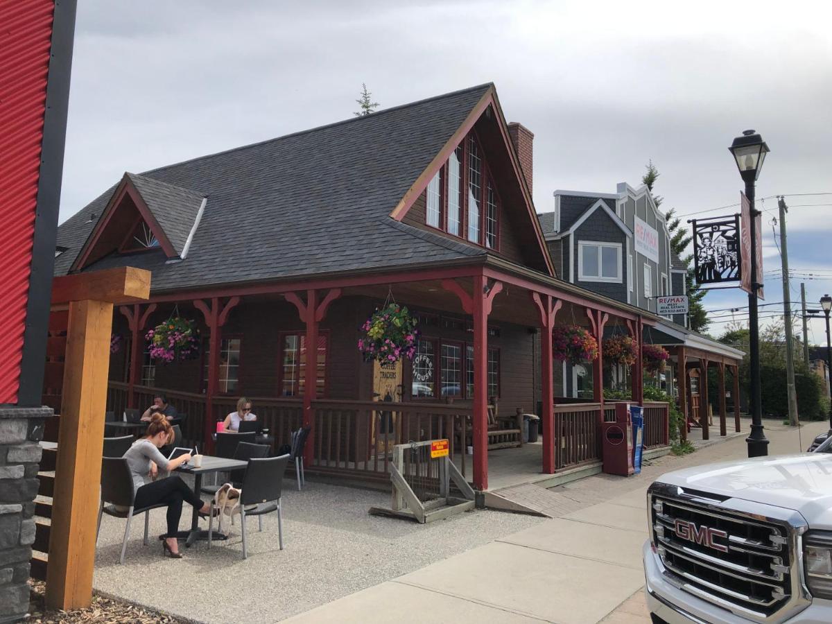 Rocky Mountain View Bed & Breakfast Cochrane Exterior foto